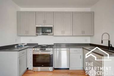 Main picture of 2540 N Lawndale Ave
