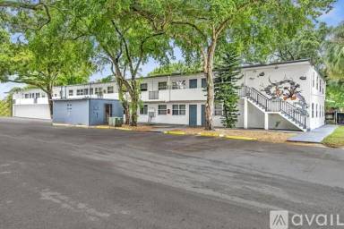 Main picture of 801 SW 15th Ave