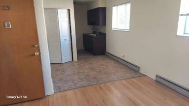 Main picture of 5041 S Grand Blvd