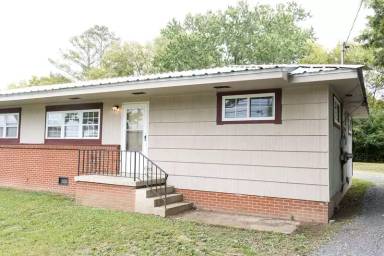 Main picture of 2410 Hickory Valley Rd