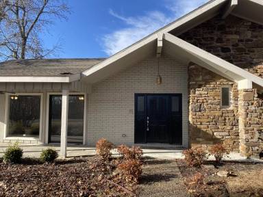 Main picture of 2 Oldham Ln