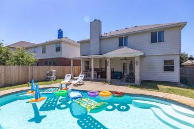 Main picture of 4916 Summer Oaks Ln