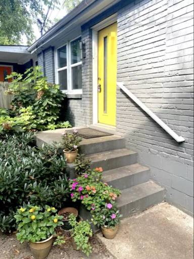 Main picture of 220 Lutie St