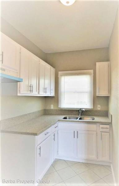 Main picture of 2122 E 10th St