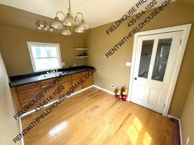 Main picture of 450 S Main St