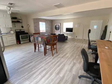 Main picture of 1619 N Treat Ave