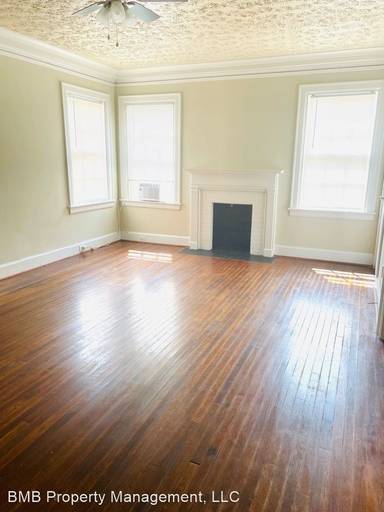 Main picture of 3037 S Perry St