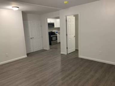 Main picture of 556 Miller Pl