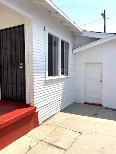 Main picture of 1530 S Gaffey St