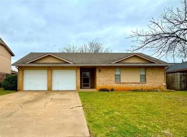 Main picture of 3405 S 25th St