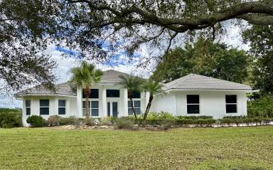 Main picture of 5704 Lago del Sol Dr
