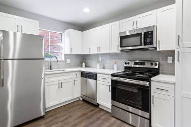 Main picture of 909 Briarcliff Road NE - 02