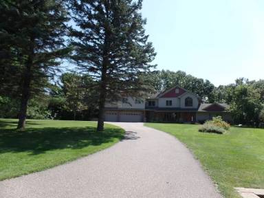 Main picture of 792 Golden Meadow Rd