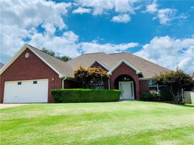 Main picture of 2044 Cobblestone St