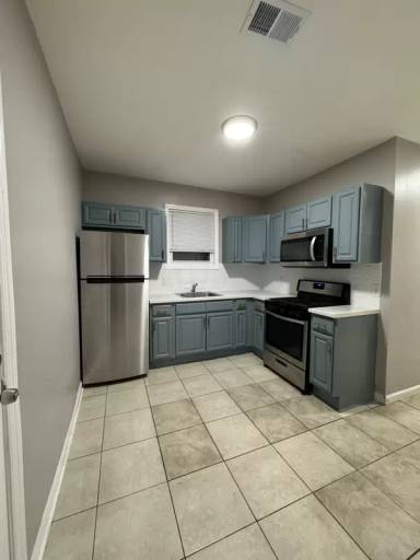 Main picture of 104 S 12th St
