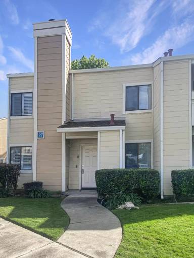 Main picture of 1529 Pyrenees Ave