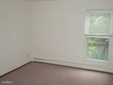 Main picture of 322 Maple Ave