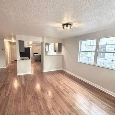 Main picture of 385 5th St