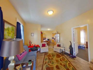 Main picture of 165 Cady St