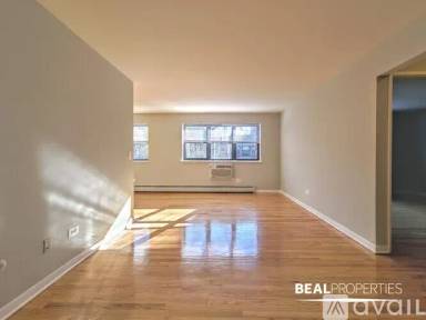 Main picture of 510 W Briar Pl