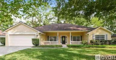 Main picture of 712 Fair Oaks Ln