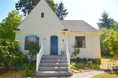 Main picture of 1852 4th St