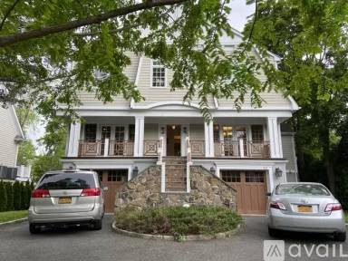 Main picture of 85 Wappanocca Ave