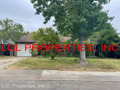 Main picture of 729 52nd St