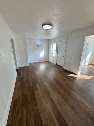 Main picture of 2907 Collins St