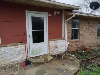 Main picture of 703 E 10th St