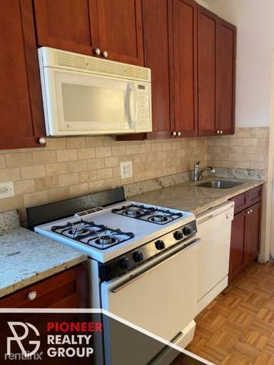 Main picture of 3720 N Sheffield Ave