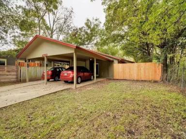 Main picture of 4702 Duval St