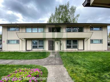 Main picture of 482 18th St NE
