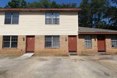 Main picture of 1455 Acorn Ln