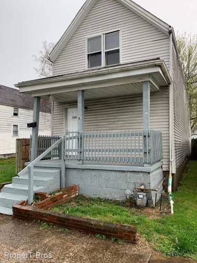 Main picture of 1328 W Columbia St