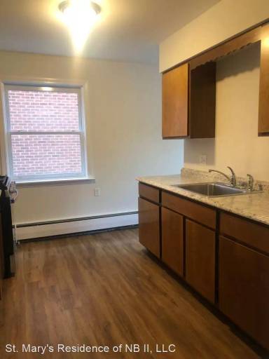 Main picture of 46 Beaver St