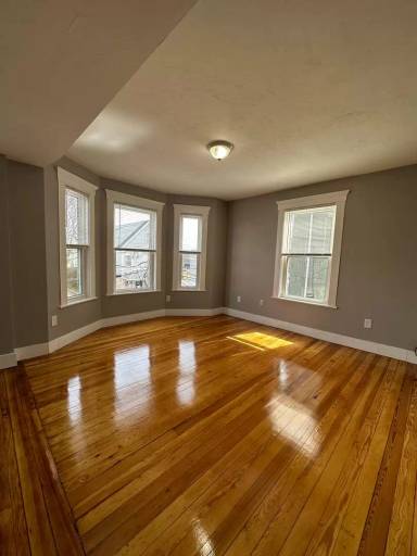 Main picture of 10 Ellis St