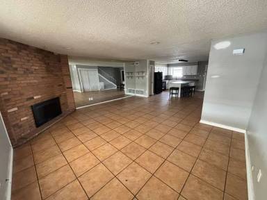 Main picture of 500 W Kiowa Ave
