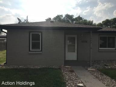 Main picture of 1043 S Vine St