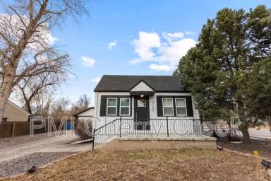 Main picture of 3195 Fenton St