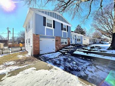 Main picture of 7515 W 95th Ter