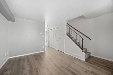Main picture of 4437 Stover St
