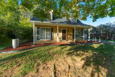 Main picture of 2504 Weatherstone Rd SE