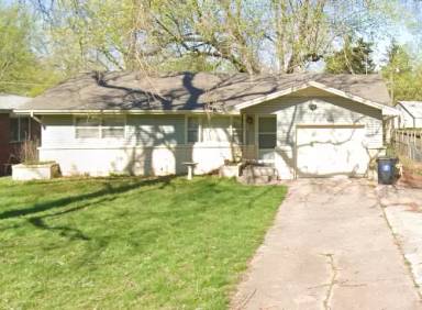 Main picture of 929 N Oak Grove Ave