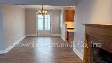 Main picture of 328 E Thompson Ln