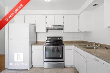 Main picture of 320 Independence Cir