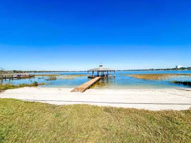 Main picture of 1540 S Lake Howard Dr
