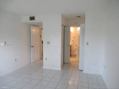 Main picture of 8660 SW 212th St