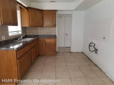 Main picture of 261 E Phillips Blvd