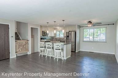 Main picture of 8527 Gray St